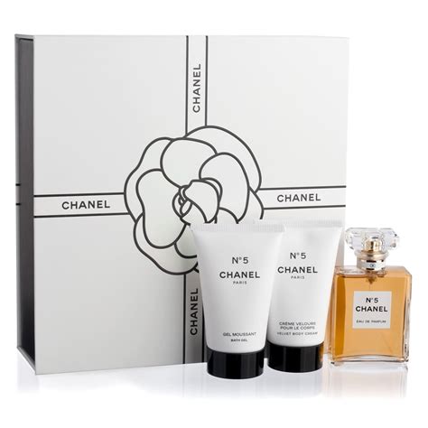 Chanel red perfume gift set